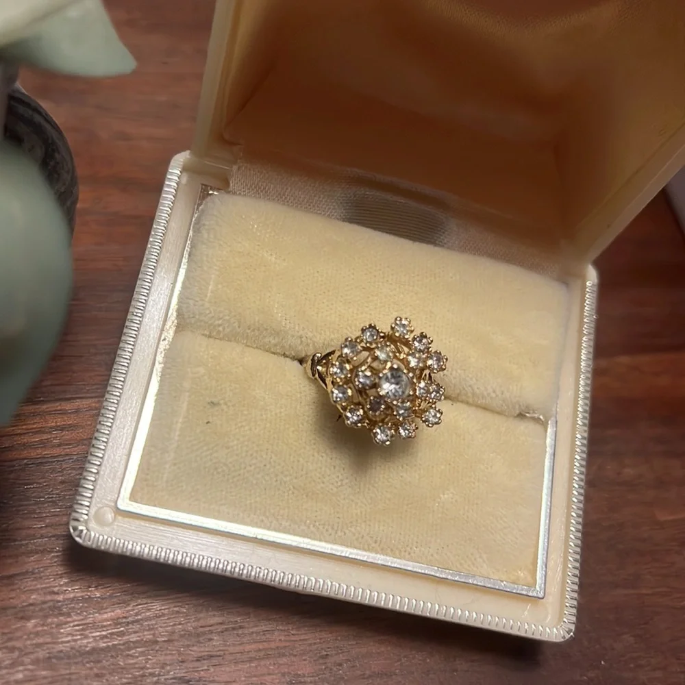 Ring - Picture 3 of 6
